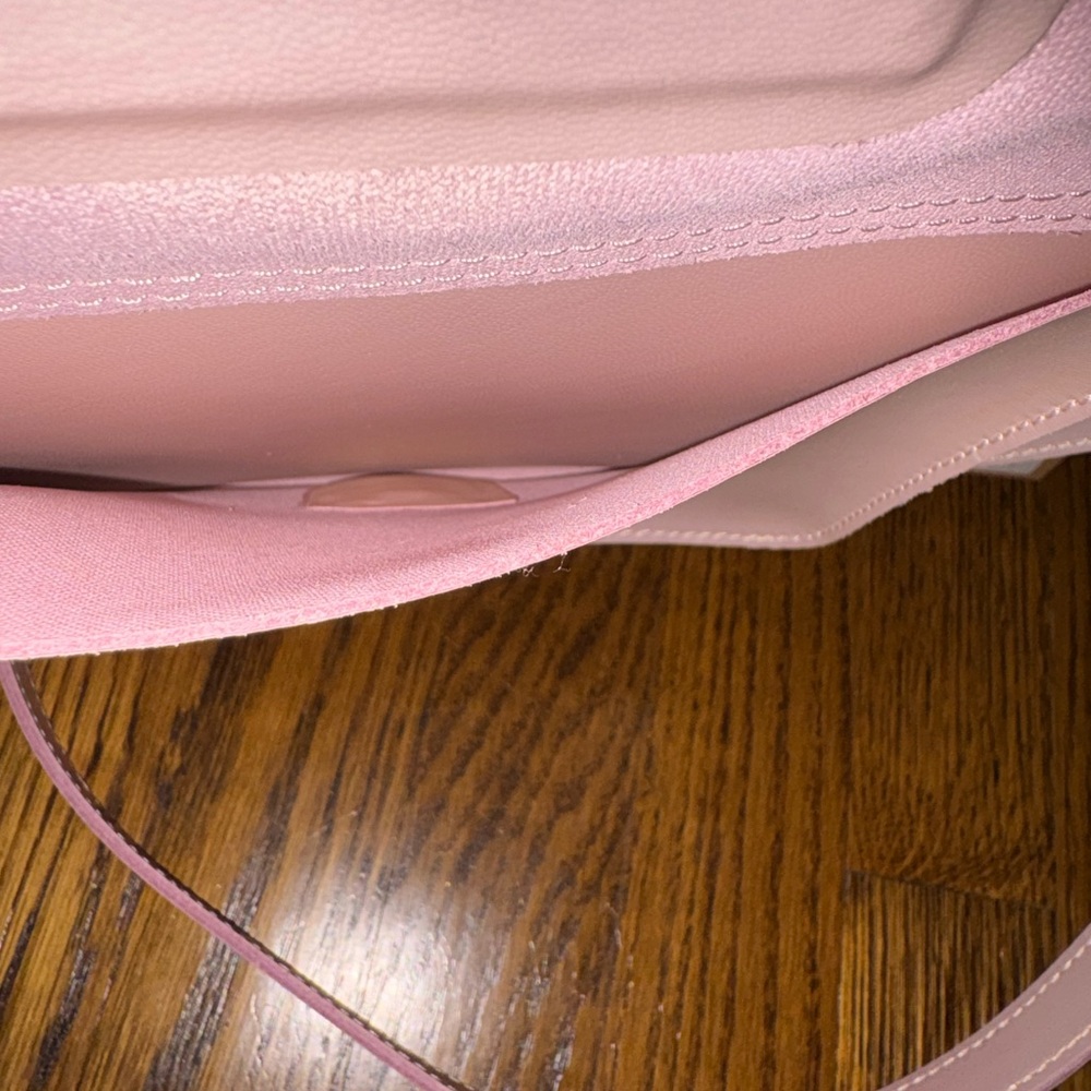 Dr. Martens Pink Heart Bag - Picture 7 of 8